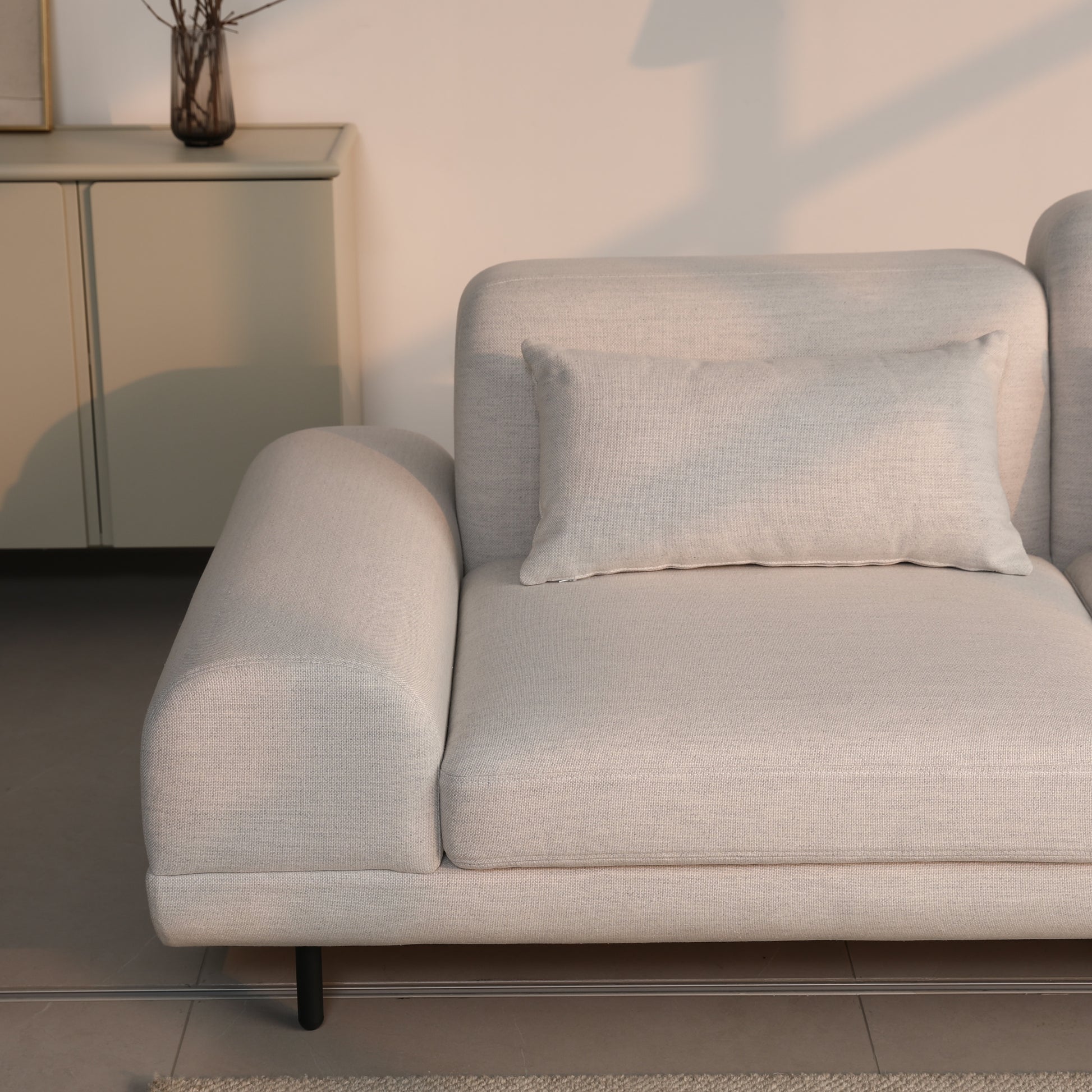 sofa-furniture-comfort-cushions-cover-pillow-consoles