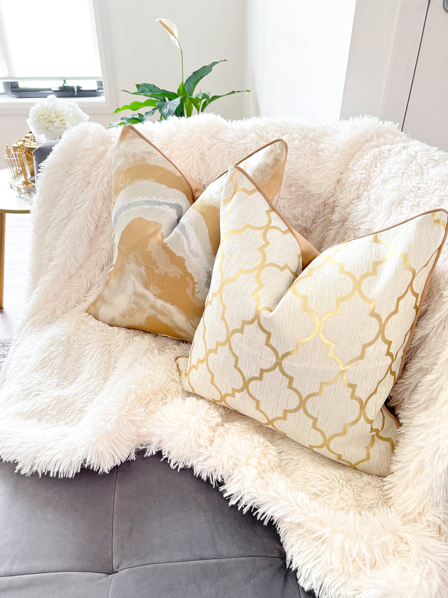 sofa-furniture-cushions-Cover-Pillow-Throw Blankets